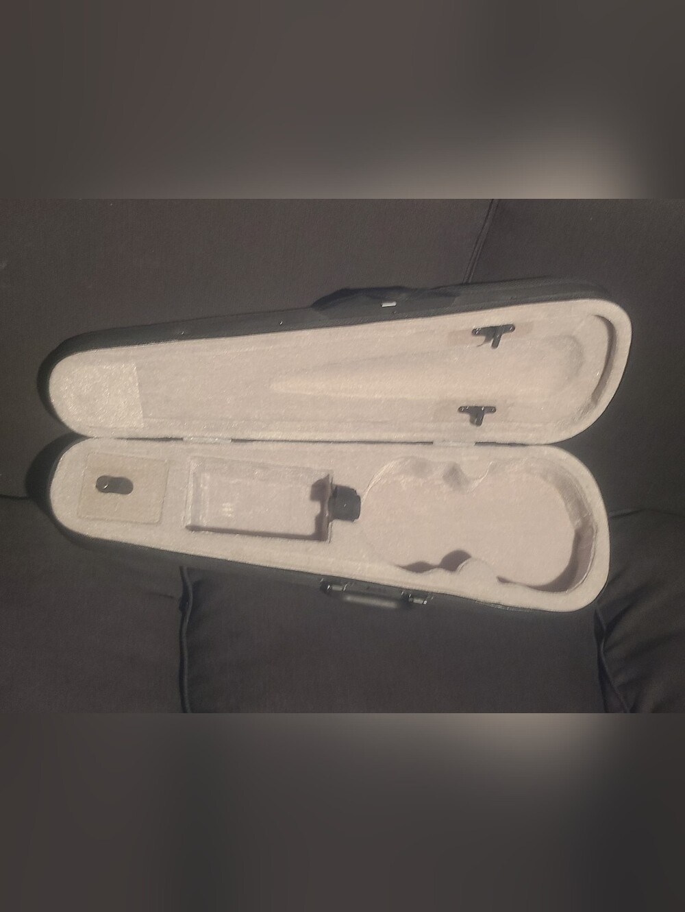 Durable, Light 1/4 Size Cloth Fluff Triangle Shape Silver Gray Violin Shape Case